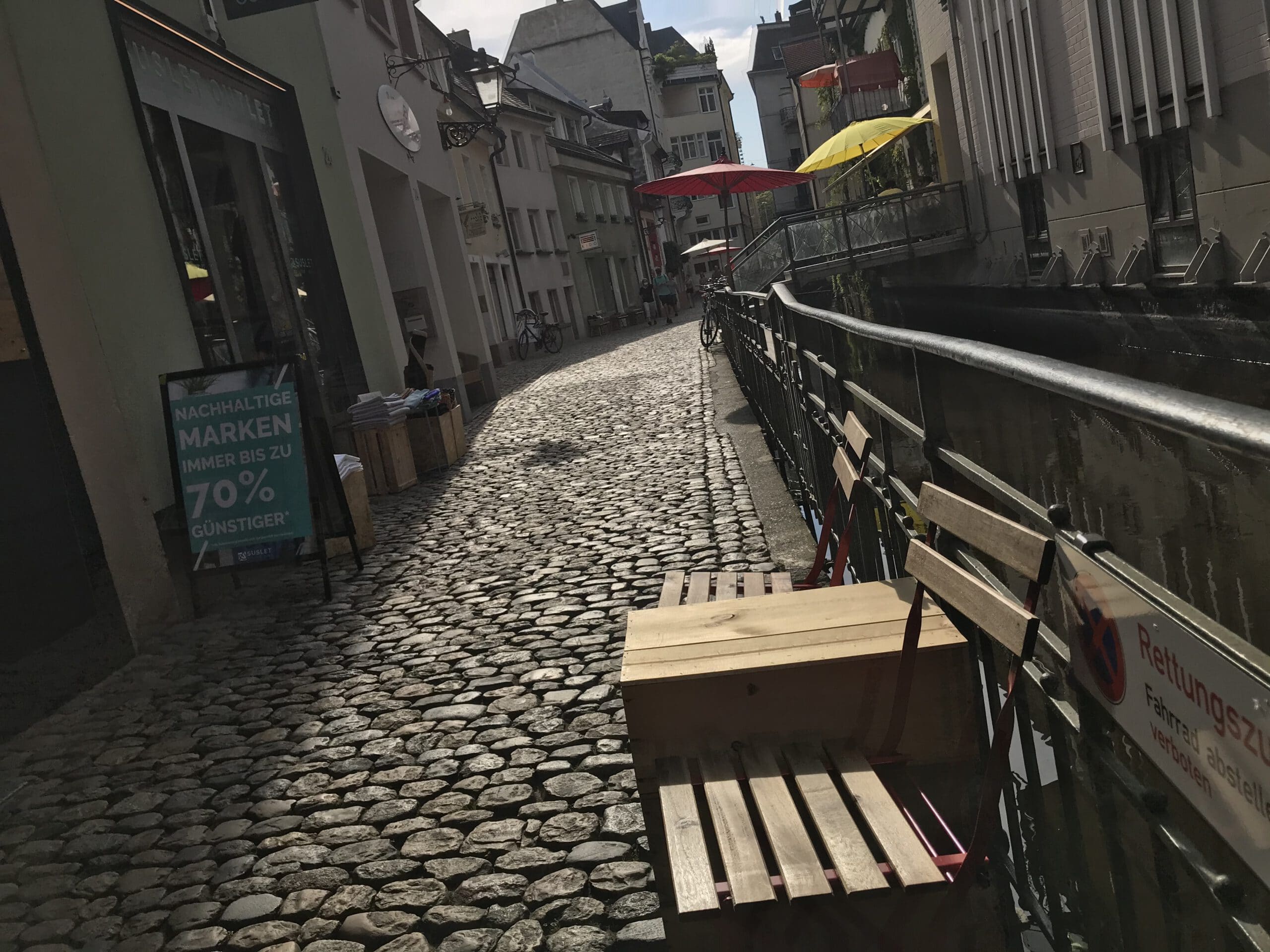 Terrasse der Weinbar Trotte